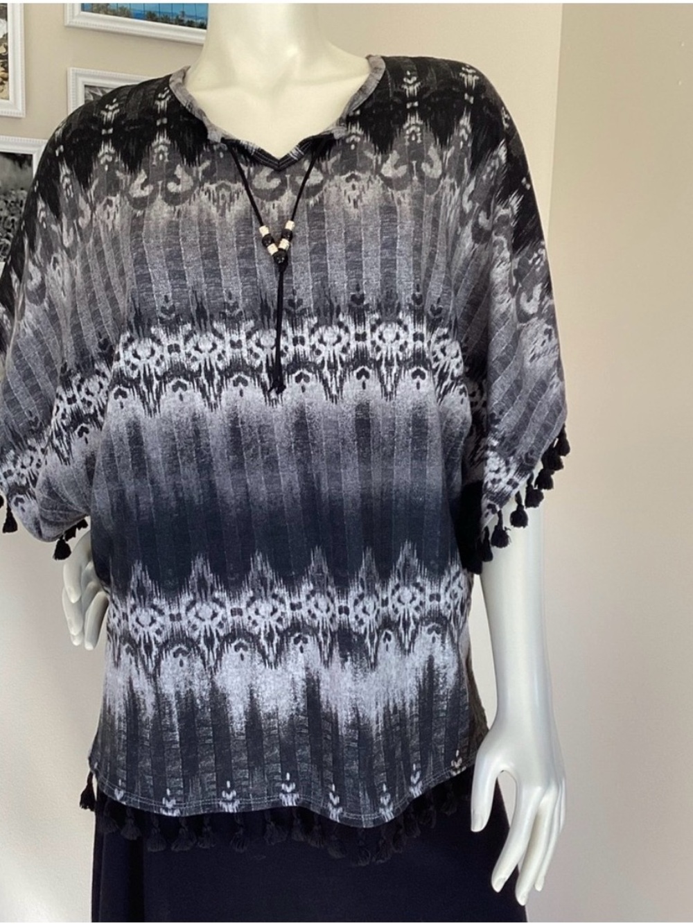 Amy Byer Boho Fringed Top🌹